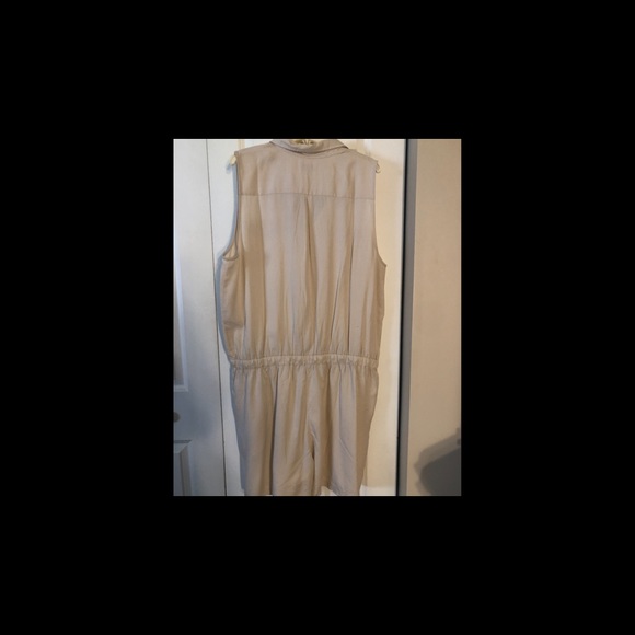 Loft Khaki Romper size XXL - Picture 2 of 8